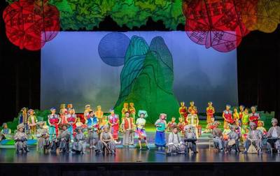 壮乡山歌唱响申城 彩调剧《新刘刘三姐》致敬经典